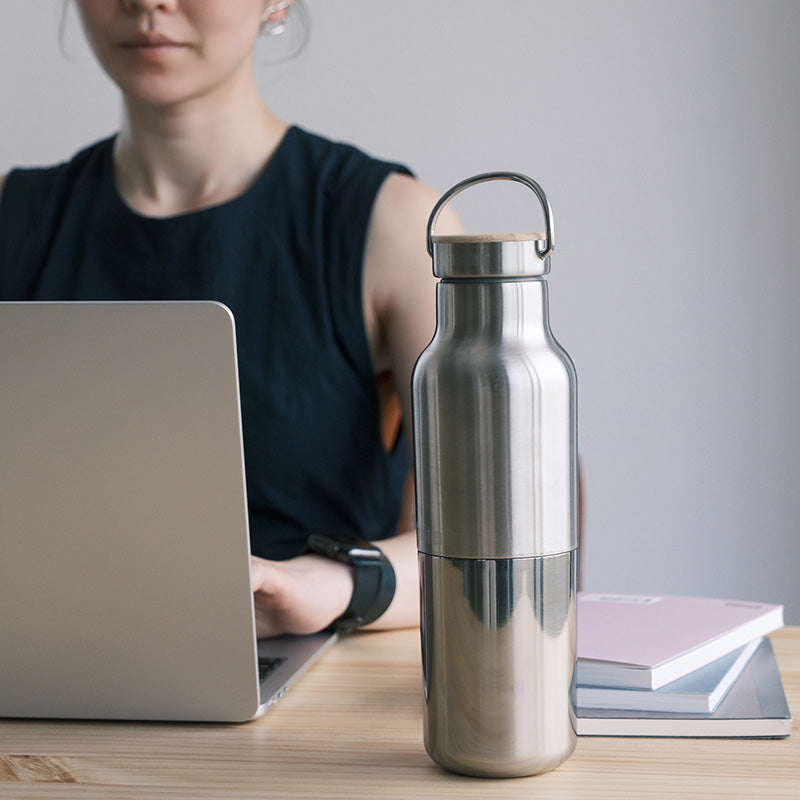 20oz-rise-reflect-with-bamboo-cap-l0 20oz_rise_reflect_desk_laptop_square.jpg