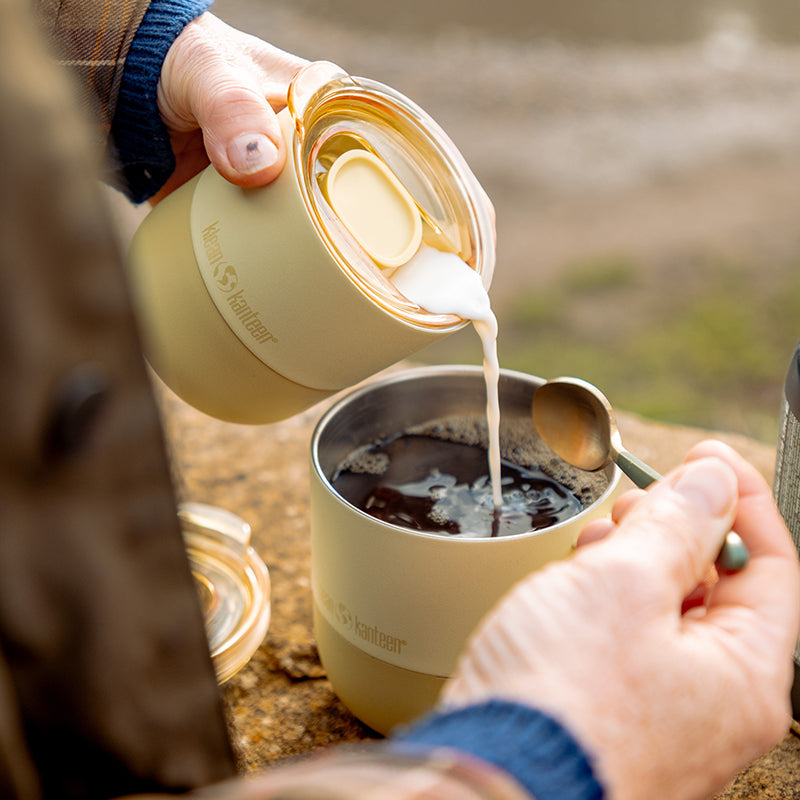 slide-lid-g7 8oz_rise_lowball_waxyellow_coffee_cream_pour_square.jpg