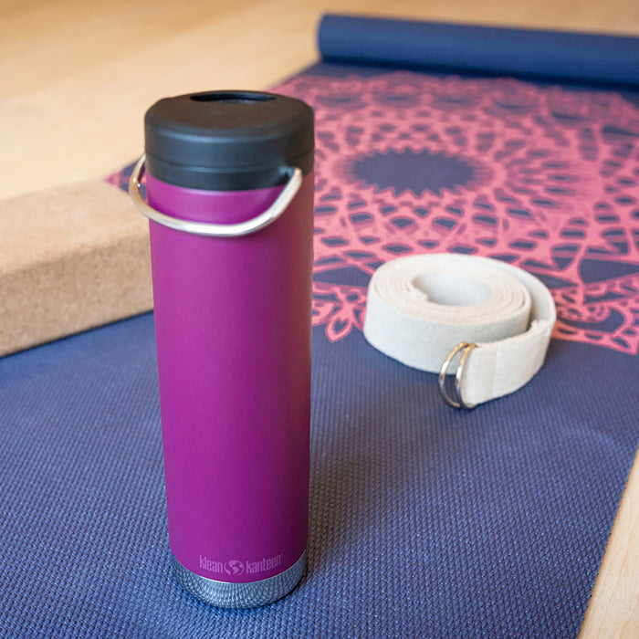 tkwide-twist-cap-with-straw-kit-l2 K20TKWPT-PP-T-TWIST-yoga_bottle_closed_lifestyle_a5ac6535-9c60-42bb-86fe-b94b5cef2b68.jpg