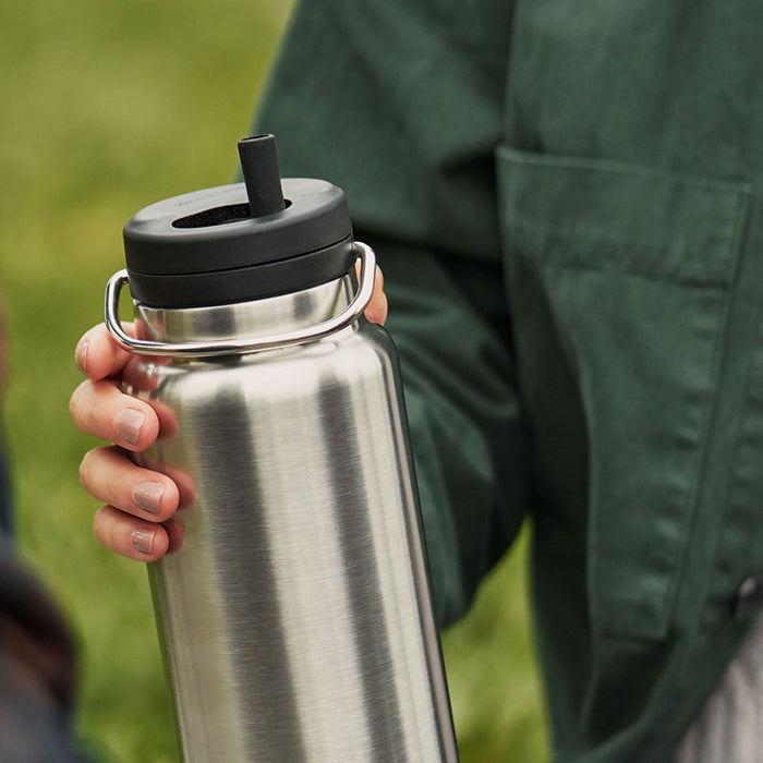 tkwide-twist-cap-with-straw-kit-l2 K32TKWSSL-BS-T-TWIST-32_oz_water_bottle_straw_cap_lifestyle_76e40be3-2488-47fa-afd0-c7d5ba075b15.jpg