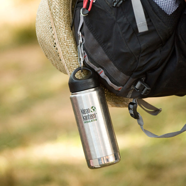 steel-s-biner-3-q7 carabiner_steel_bottle_backpack_lifestyle_dd4fef2d-f5d2-4f32-ac05-c706bd6b518e.jpg