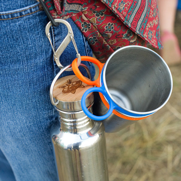 steel-s-biner-3-q7 carabiner_steel_clip_bottle_lifestyle_f9a2dad1-cd06-4894-b3ff-13476b2b5a87.jpg