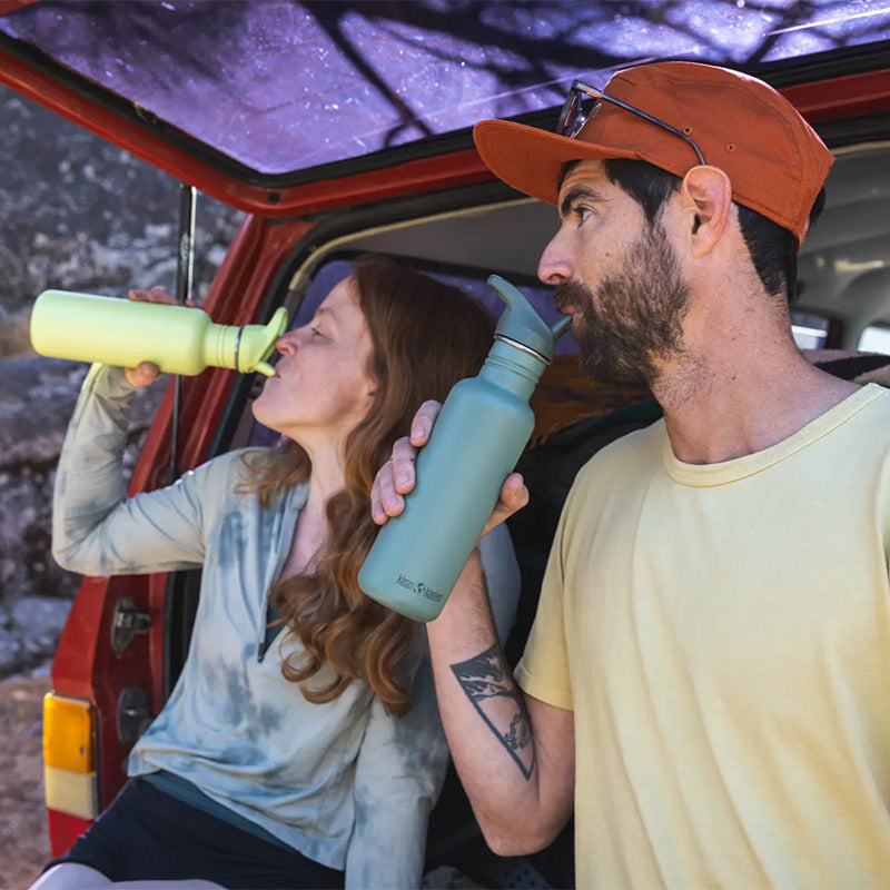 27oz-classic-with-flip-seal-sport-cap-e5 classic_27oz_flip_seal_couple_tailgate_tip-sip_square.jpg