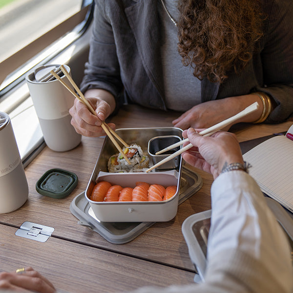 55oz-rise-food-box-big-meal-i5 rise_food_lunch_box_big_meal_tofu_sushi_share_square.jpg