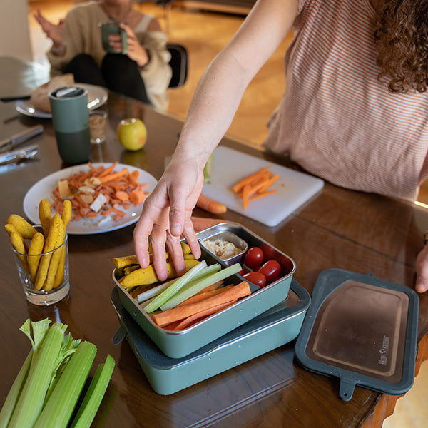 55oz-rise-food-box-big-meal-i5 rise_food_lunch_box_big_meal_veggie_dividers_square.jpg