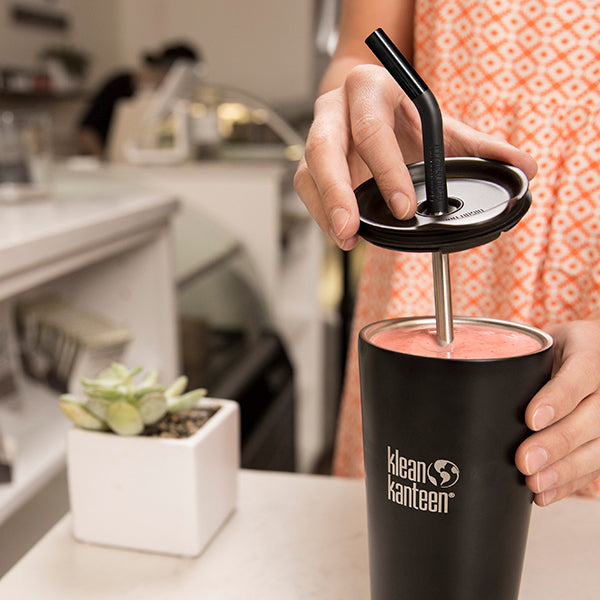 tumbler-straw-lid-with-straw-l8 steel_straw_smoothie-At-Counter-With-Lid_lifestyle_a071dbd2-9fd8-4eea-b04c-2a3732ff8612.jpg