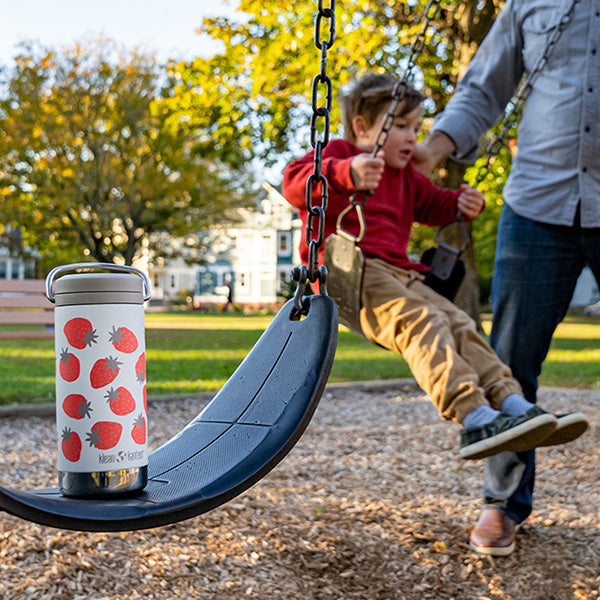 kid-s-sippy-cup-and-wide-water-bottle-set-e5 tkwide_12oz_twist_dad_swing_strawberries_square_1e20ad94-ab52-4afc-96d1-70b3ef8e58c1.jpg