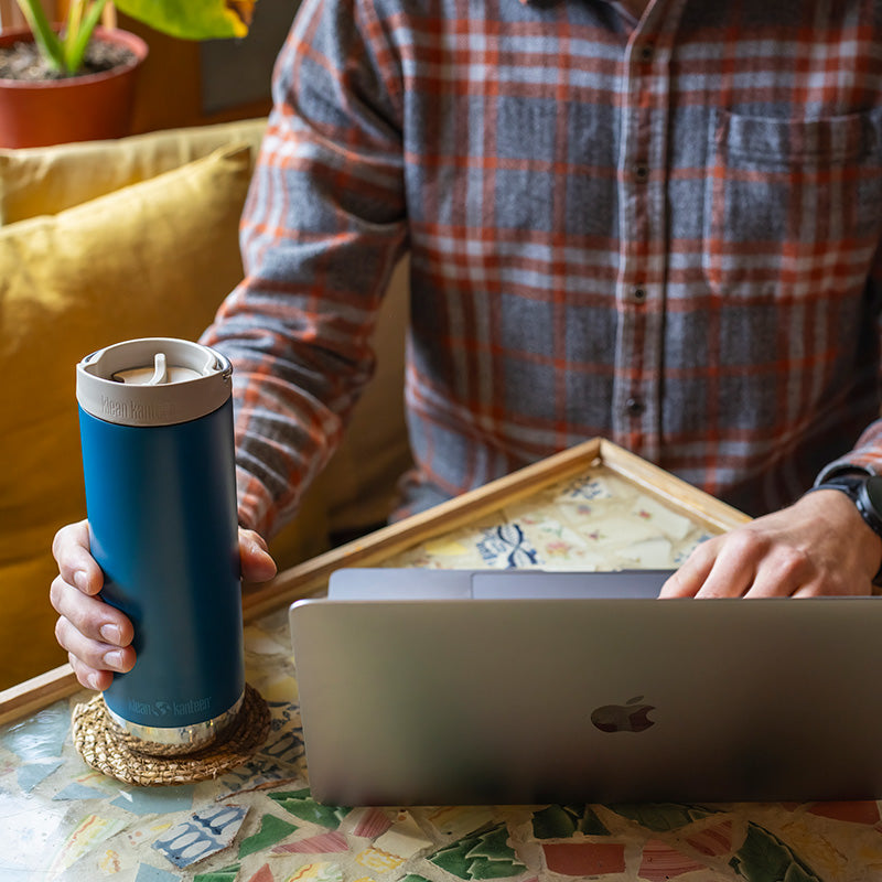 16oz-tkwide-with-cafe-cap-l2 tkwide_16oz_cafe_corsair_cafe_laptop_square.jpg